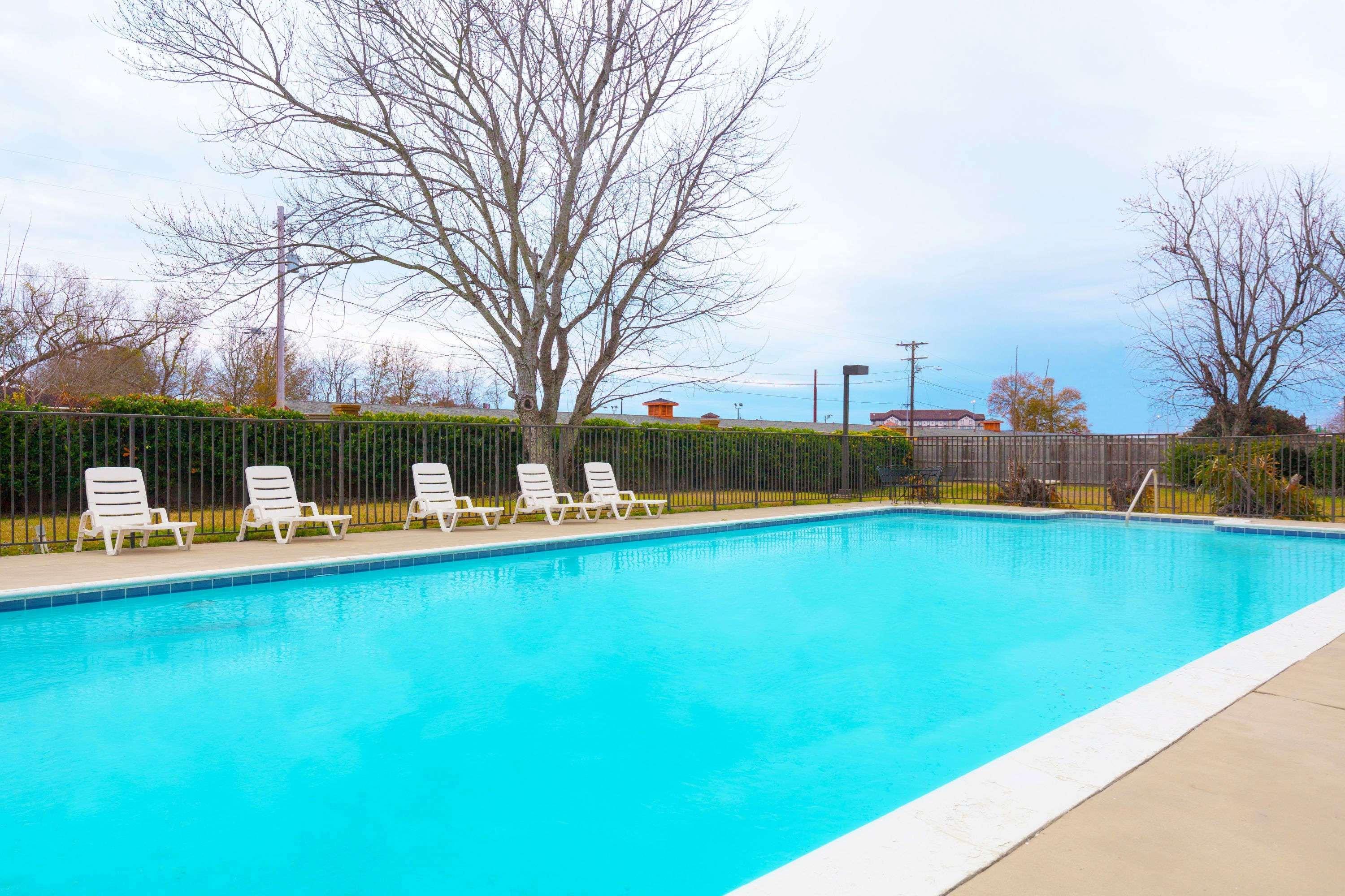 Days Inn Lafayette/University Exterior photo